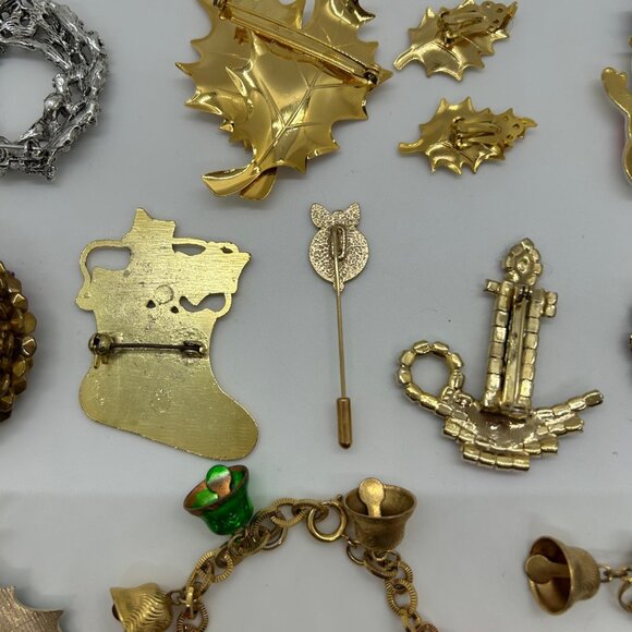 Christmas Jewelry Lot  Brooches Bracelet Earrings Vintage Modern Holly Candle - Picture 16 of 16